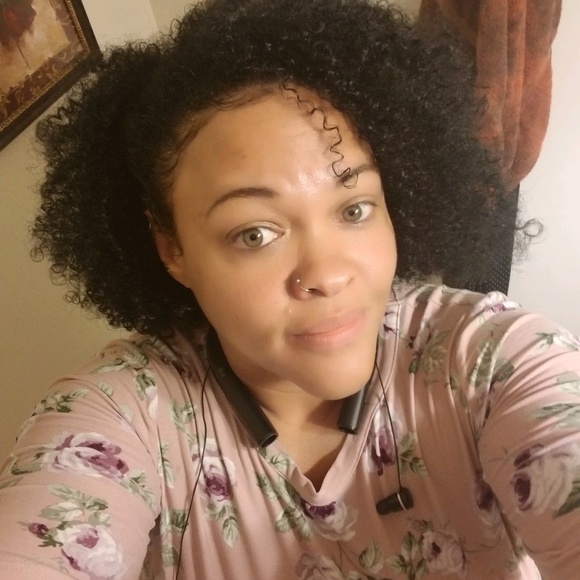 Meet your Posher, Veronica - Picture 1 of 1